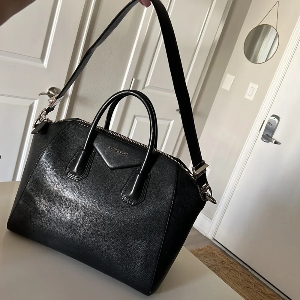 Givenchy Medium Antigona Bag | Black Leather 💘 - Picture 9 of 13